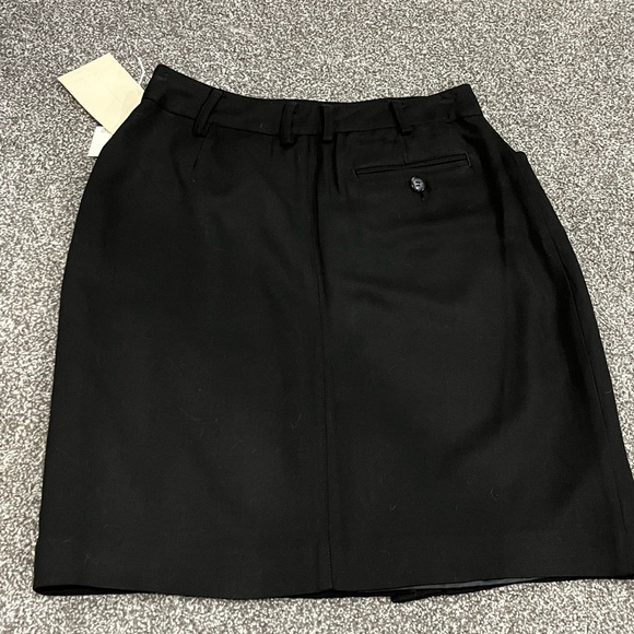 Liz Claiborne mini skirt - Picture 2 of 5